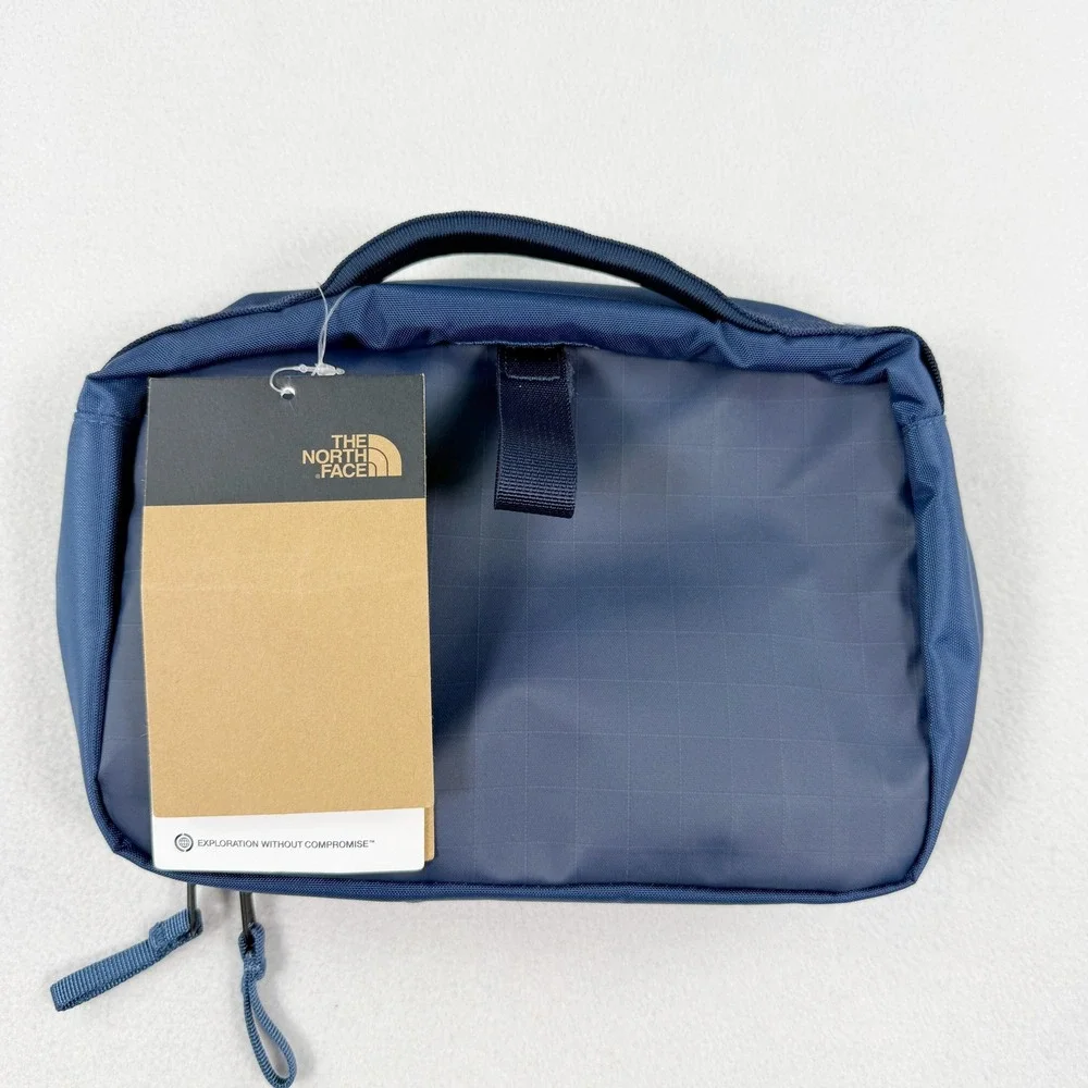The North Face Base Camp Voyager Dopp Toiletry Kit Bag Size OS Shady Blue NEW